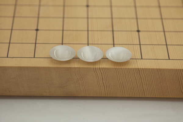 Go-Steine Spezial: "Cat Eye, white"